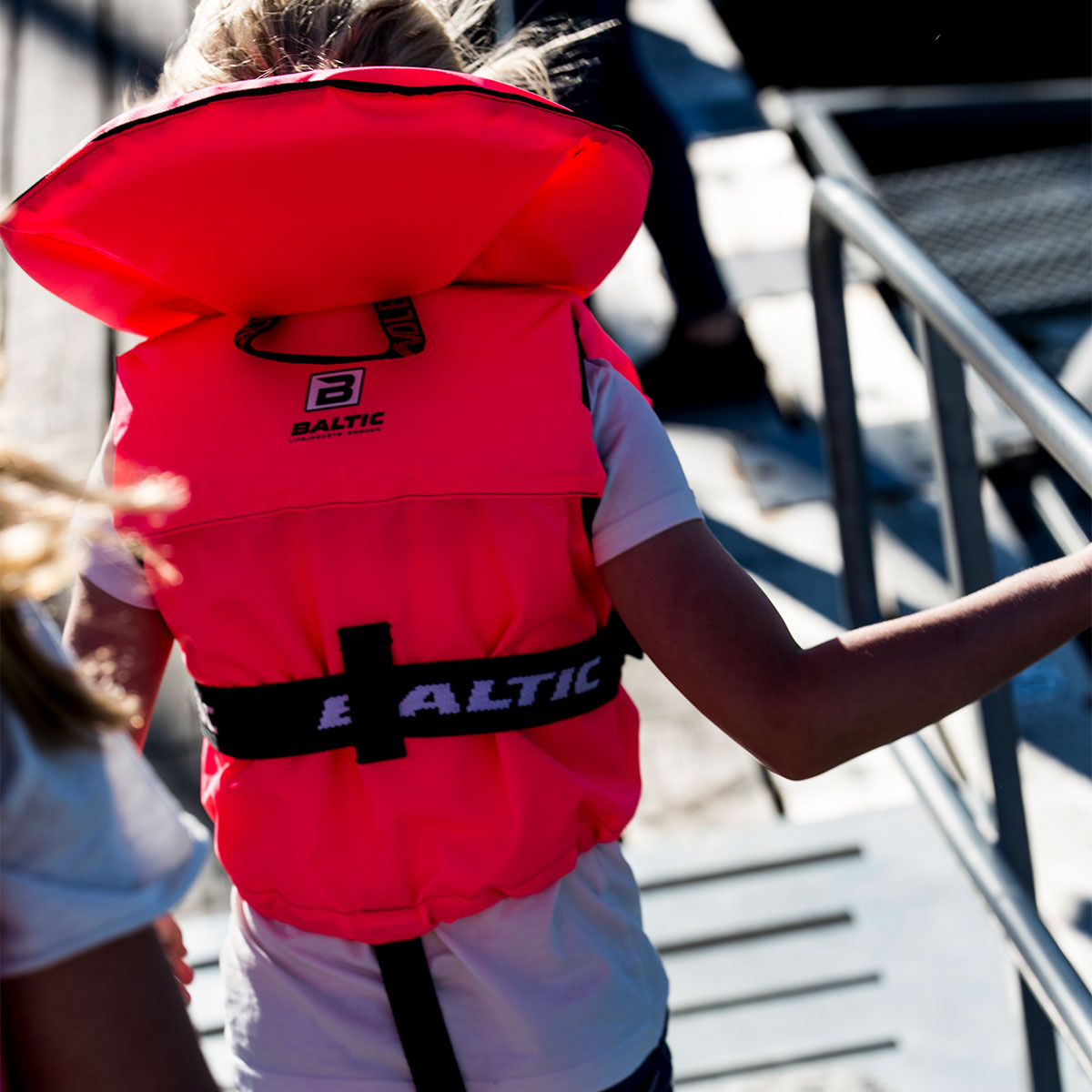 baltic-split-front-redningsvest-rosa-3-15-kg-4